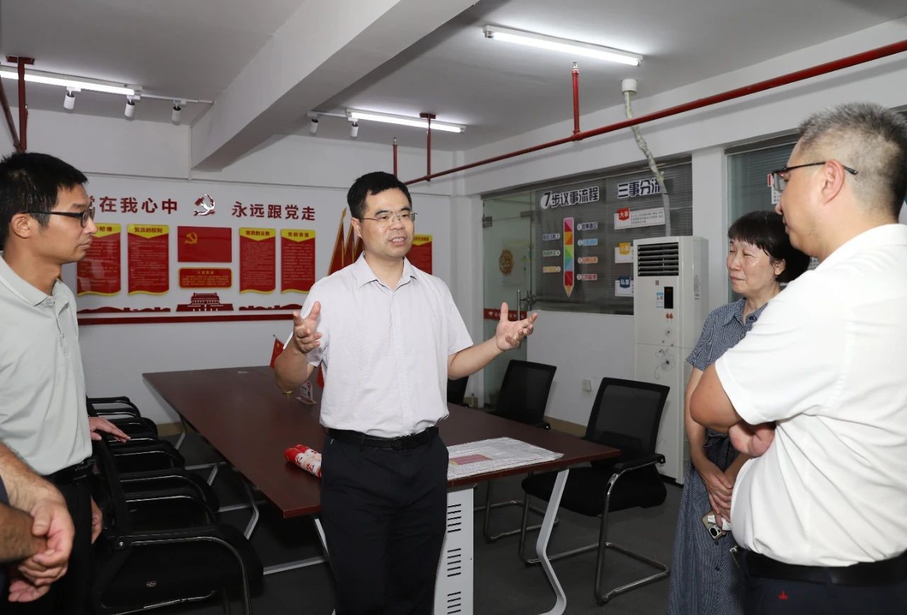 丰泽区政府主要领导调研小区物业管理提升专项行动工作