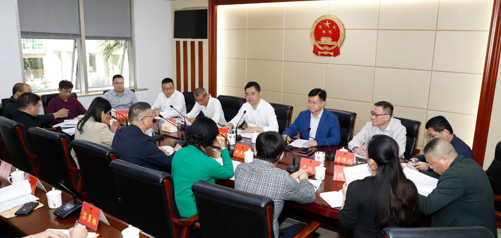 丰泽区政府就《政府工作报告》向区人大常委会和离退休干部征求意见建议