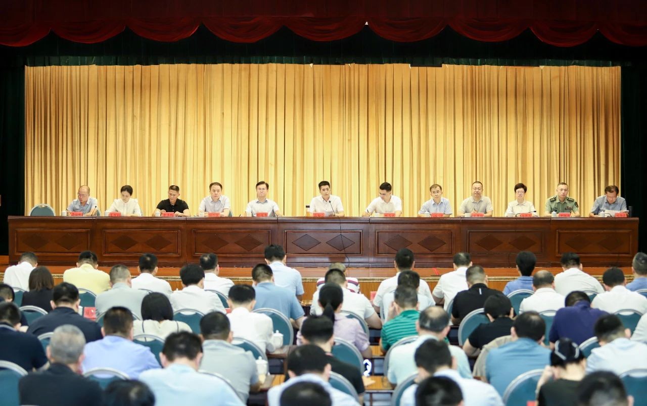 丰泽区委区政府与各街道签订2025年平安建设、生态环境保护目标责任书