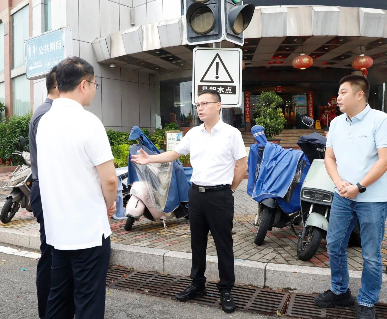 全力以赴防暴雨！丰泽区委区政府主要领导会商部署、督导检查暴雨防御工作